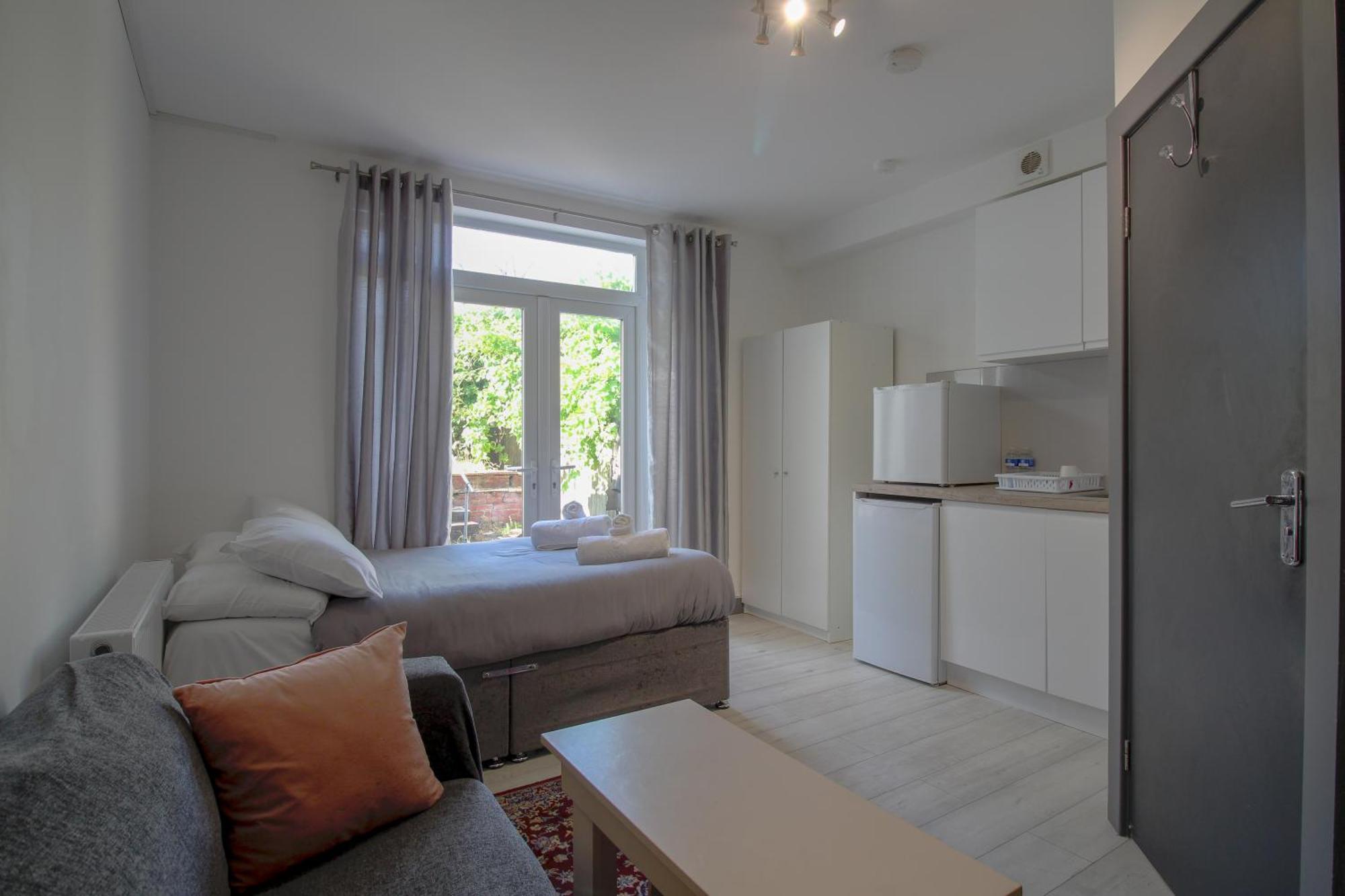 Double Modern Studio London Apartment ภายนอก รูปภาพ